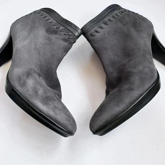 Aquatalia By Marvin K Vera Gomma Gray Suede Minimalist Ankle Women’s Boots Sz 9 - Picture 4 of 11